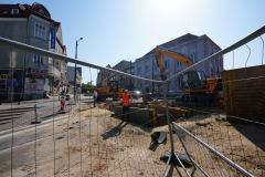 Prace-przy-sieciach-podziemnych-ukladanie-rurociagu-w-szalunku-21.07.2022-r.-2