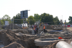Skrzyzowanie-al.-Pilsudskiego-z-ul.-Wyszynskiego-montaz-instalacji-teletechnicznych-12.08.2022-r.