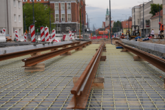 Ulozenie-zbrojenia-kompozytowego-szyny-do-spawania-pierwszej-warstwy-betonu-26.07.2022-r.