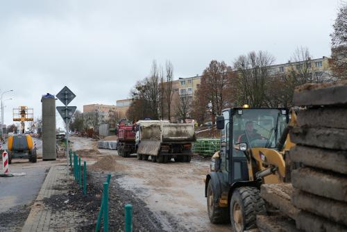 Zdjęcie nr 3 – ul. Krasickiego – prace przygotowawcze do ustawienia rusztowań pod przęsła estakady tramwajowej, 05.01.2023 r.