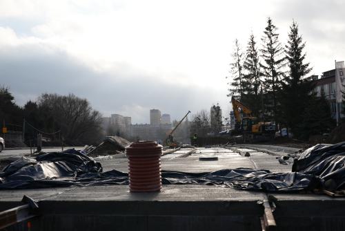 Zdjęcie nr 3 – ul. Synów Pułku – prace na betonowym torowisku tramwajowym - gotowa nawierzchnia, 12.01.2023 r.