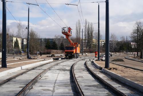 Zdjęcie nr 4 – ul. Wilczyńskiego – montaż trakcji tramwajowej, 16.03.2023 r.