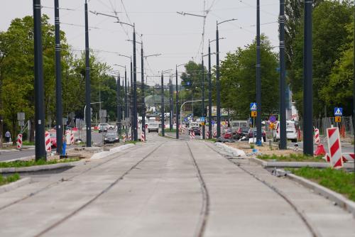 Zdjęcie nr 5 - al. Piłsudskiego - wykonana nawierzchnia torowiska tramwajowego, 28.07.2023 r.
