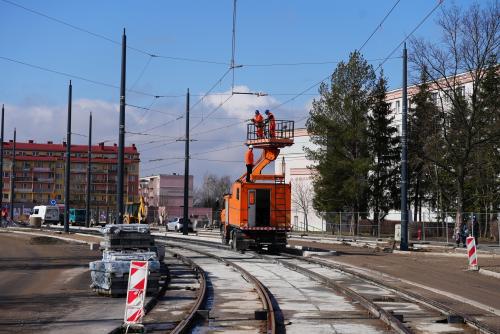 Zdjęcie nr 5 – ul. Wilczyńskiego – montaż trakcji tramwajowej, 16.03.2023 r.